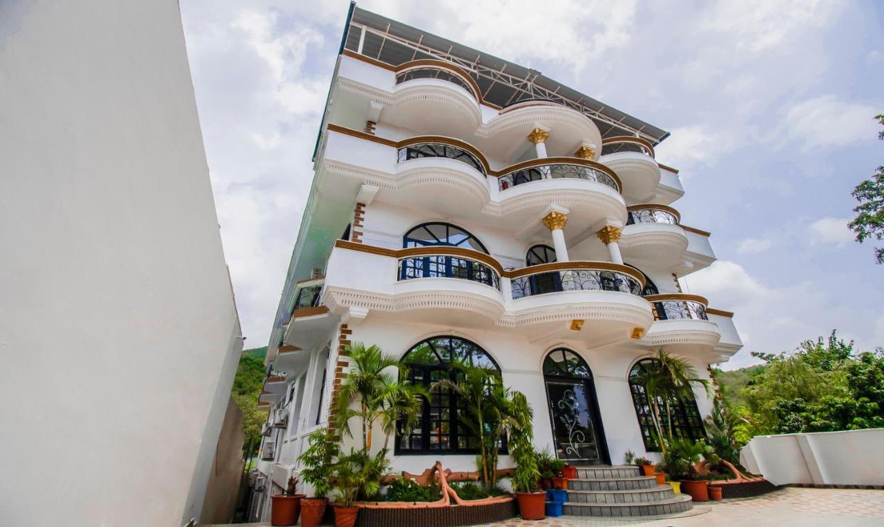 Hotel Itsy By Treebo - Jungle View Retreat à Dehradun Extérieur photo
