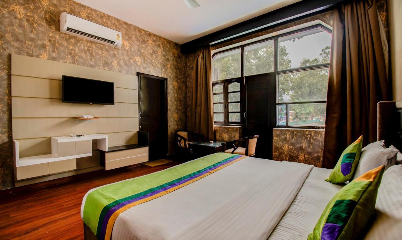 Hotel Itsy By Treebo - Jungle View Retreat à Dehradun Extérieur photo