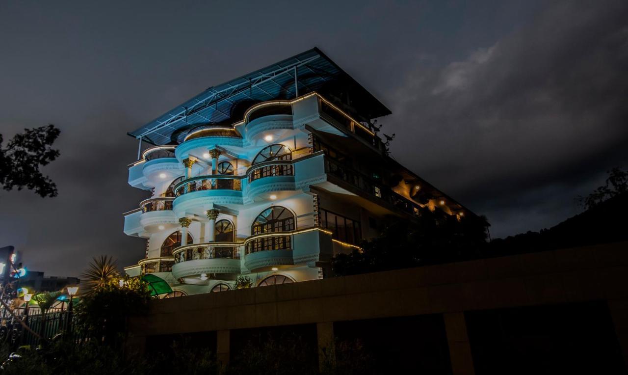 Hotel Itsy By Treebo - Jungle View Retreat à Dehradun Extérieur photo